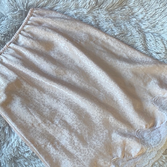 Vintage Christian Dior Petal Pink Lace Detail Slip - Picture 15 of 16